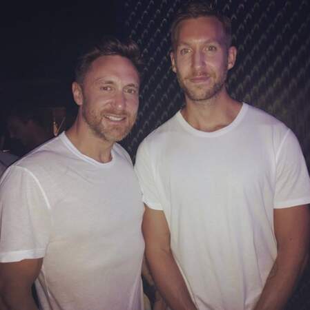 Pendant ce temps-là, David Guetta et Calvin Harris avaient le même fournisseur de t-shirts. 