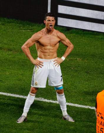 Cristiano Ronaldo fou de joie... Il vient de marquer son 17ème but de la saison en Ligue des Champions...