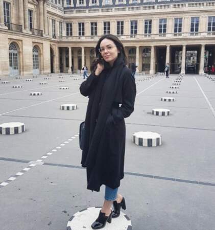 Agathe Auproux de Touche pas à mon poste a fait sa touriste au jardin du Palais Royal. 