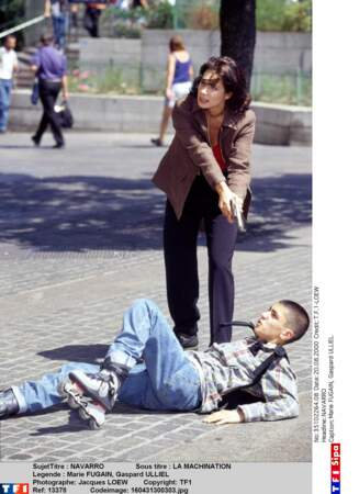 En quête de rôles, l'acteur a même joué les petits caïds dans la série Navarro aux côtés de Marie Fugain (2004)