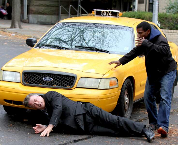 Un taxi a percuté Alec Baldwin pour le tournage de Blind, un film qu'il tourne au côté de Demi Moore