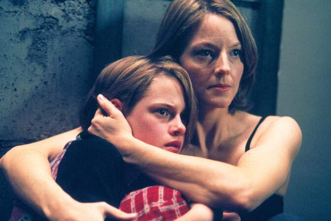 Elle n'a que douze ans lorsqu'elle incarne la fille de Jodie Foster dans le thriller Panic Room