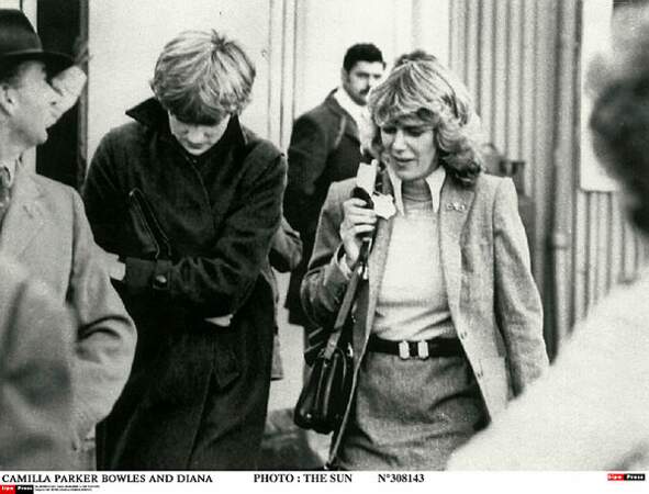 En février 1980, elle sert de chaperon à la fiancée de son ancien fiancé, Lady Diana