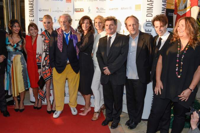 Jean Rochefort, en fort seyant pantalon moutarde, entouré de son jury : Amara Karan, Emma De Caunes, Natalie Dormer