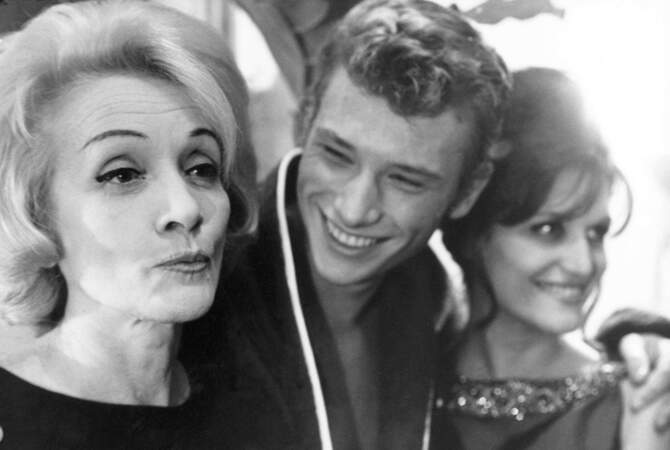 Début des années 60 : Dalida est une star au même titre que Marlene Dietrich et que le tout jeune Johnny. 