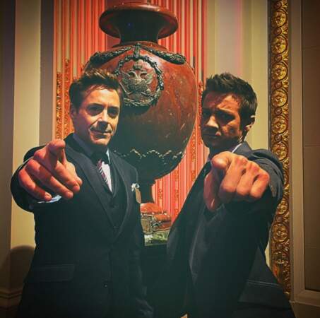 Dîtes donc, Robert Downey Jr et Jeremy Renner. Il ne faut pas montrer du doigt !