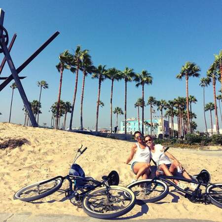 Elle vient d'ailleurs de passer ses vacances à Los Angeles. Et ça se voit, au vélo, elle préfère la plage.
