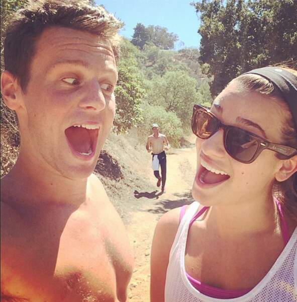 Que se passe-t-il dans la vie de Lea Michele ? Un joggueur a photobombé l'un de ses selfies !