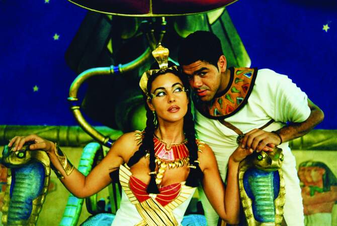 2002 : Astérix et Obélix : mission Cléopâtre avec la divine Monica Belluci