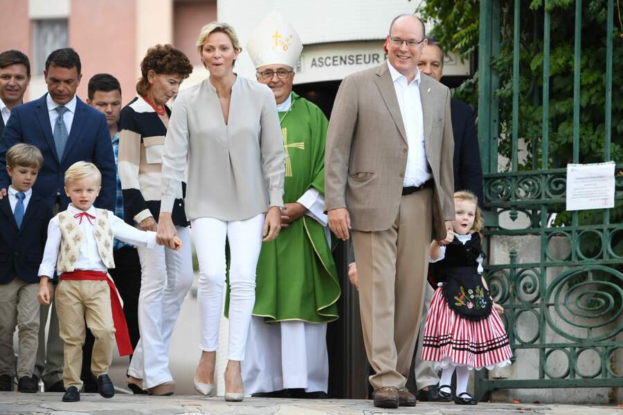 La princesse Charlène et le prince Albert II semblaient fiers de leurs deux rejetons