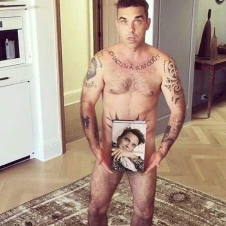 Il n'y a pas à dire : Robbie Williams met le paquet pour vendre sa biographie. 