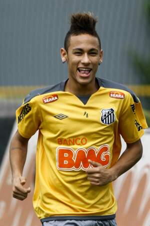 À ses débuts, en 2011, Neymar appréciait les coupes en brosse !