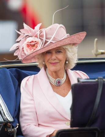 ... Alors que Camilla a vu les choses en grand et en rose. Quel doublé !