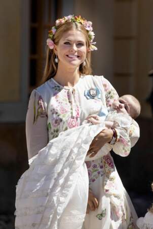 avec l'arrivée de la petite dernière, la princesse Adrienne Josephine Alice aussi radieuse que sa maman