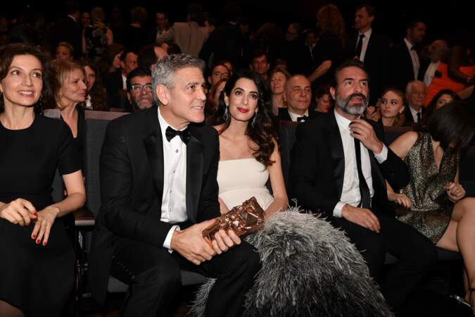 Salle Pleyel, les Clooney et les Dujardin étaient assis côte-à-côte…