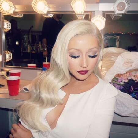 Point mode et beauté : Christina Aguilera s'est prise pour Marilyn. 
