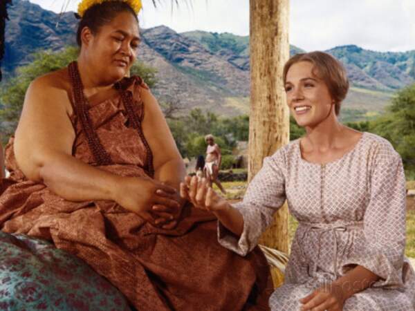 Dans Hawaï, la dame à côté de Julie Andrews, c'est Jocelyne LaGarde ( qui ça ?)