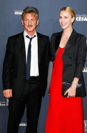Sean Penn et sa compagne Charlize Theron ont apporté un peu des paillettes d'Hollywood aux César.