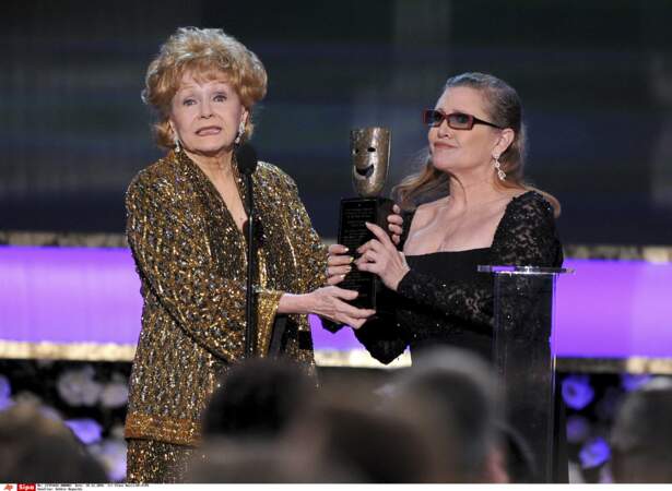 En janvier 2015, Carrie remet à sa mère un prix d'honneur du syndicat des acteurs