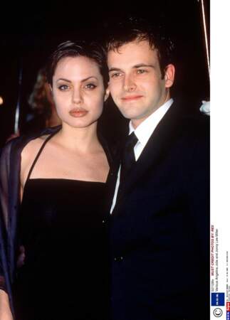 Jonny Lee Miller et Angelina Jolie divorceront en 1999 mais resteront en bons termes