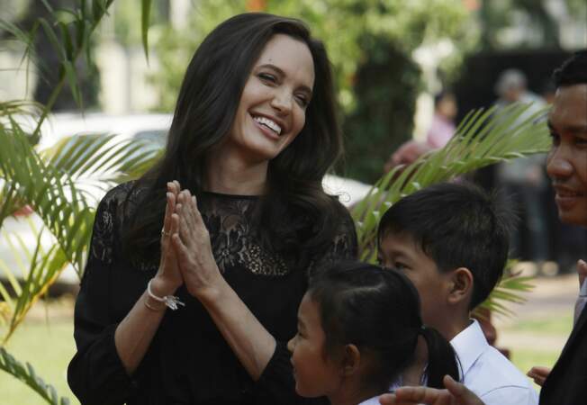 Cinq mois après sa séparation avec Brad Pitt, Angelina Jolie a retrouvé le sourire