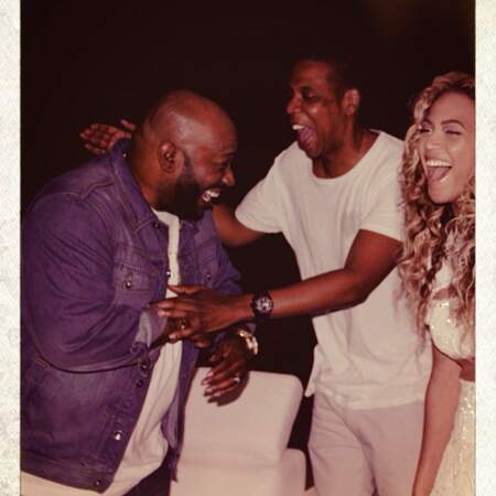 Il y en a aussi où elle rigole avec Jay-Z