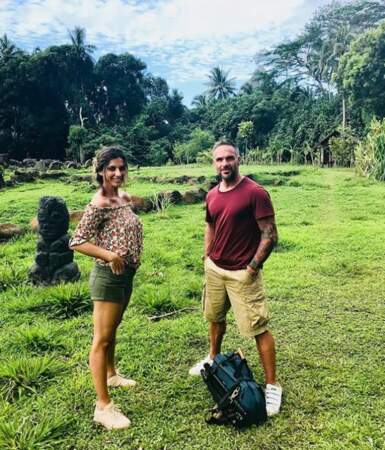 Pour ne pas se perdre dans la forêt tropicale, Laetitia Milot compte sur Philippe Bas, qui incarne Marc, un guide
