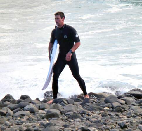 Avec son chéri, Chris Hemsworth, ils adorent aller surfer sur les plages australiennes