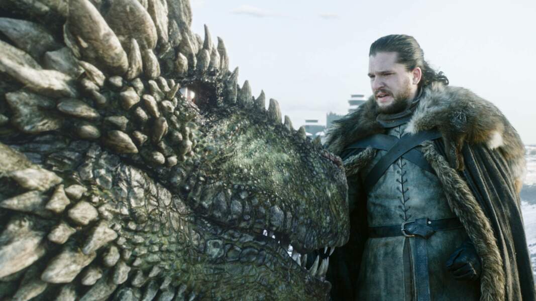 Dans la saison 8, Jon Snow s'offre pour la première fois un tour en dragon… Pas si facile que ça ! 