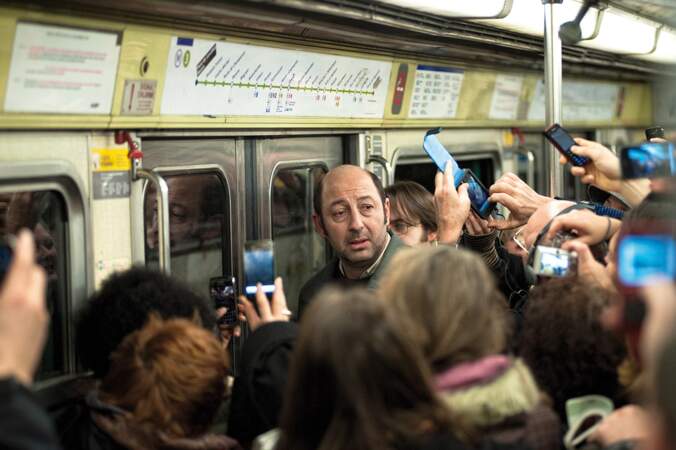 Quand Kad Merad prend le métro, il ne passe pas incognito (Superstar)