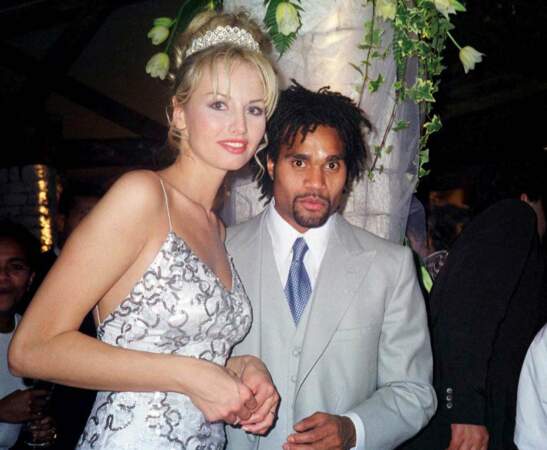 Les Français la découvrent lors de son mariage avec le footballer Christian Karembeu.
