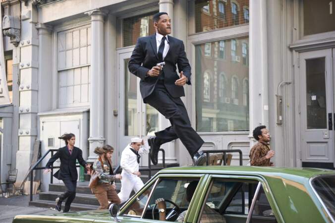 2012 - Men In Black 3 | Will Smith marche sur les voitures. Tout va bien.