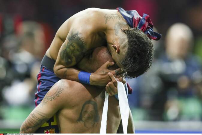 Neymar a le visage de sa sœur tatoué sur son bras droit
