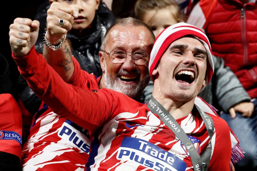 Alain et Antoine Griezmann partage la même joie devant la victoire de l'Atletico Madrid en coupe de l'UEFA