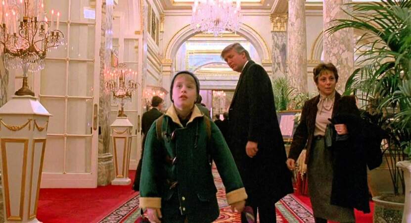 Mais oui, c'est bien Donald Trump qui guide Macaulay Culkin dans Maman, j'ai encore raté l'avion !