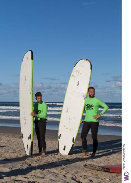 Nikola et Paga, sérieux avant d'aller surfer 