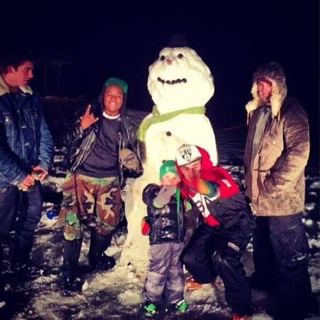 Justin Bieber s'est amusé à faire un bonhomme de neige