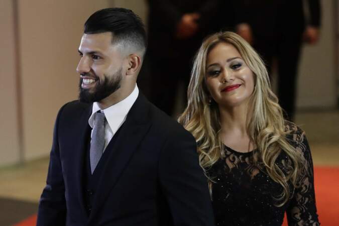 L'attaquant de Manchester City Sergio Aguero et sa petite amie Karina Tejeda