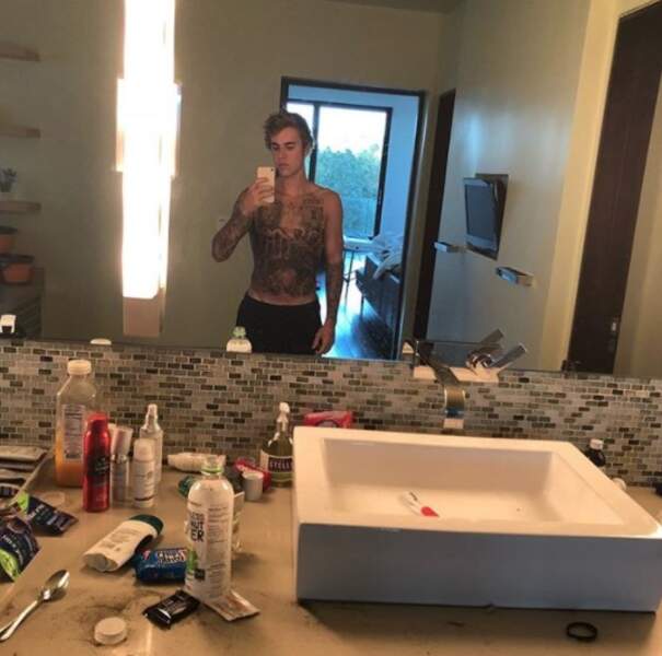 Sexy: Justin Bieber a nous a montré son tout nouveau tatouage. Difficile de le louper ! 