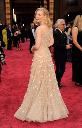 Cate Blanchett, Oscar de la meilleure actrice, sublime sur le tapis rouge