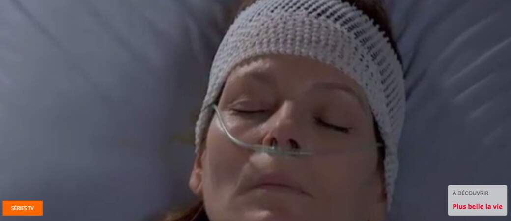 Novembre : Blanche a un accident et tombe dans le coma