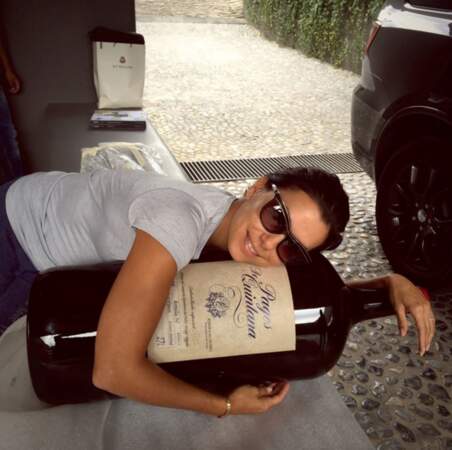 ... et la bouteille de vin XXL d'Eva Longoria !