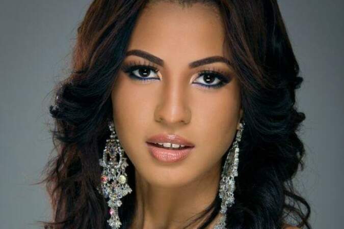 Miss Trinidad et Tobago - Sherrece Villafana | Il faut fermer la bouche madame. S'il vous plaît. 