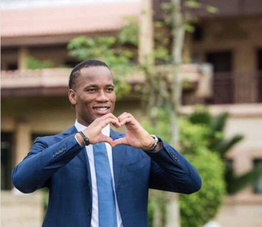 L'attaquant ivoirien Didier Drogba a fait un coeur avec les doigts pour fêter l'amour