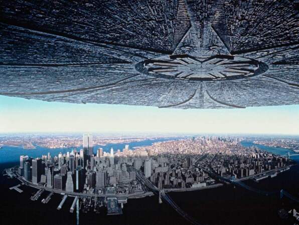 1996, Independance Day : l'attaque extraterrestre est représentée par un imposant vaisseau spatial...