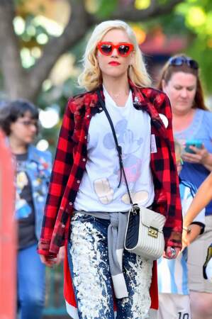 Sur le t-shirt de Gwen Stefani, à Disney en famille. #inception
