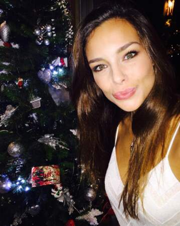 Marine Lorphelin nous offre un selfie de Noël