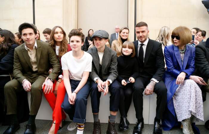 La fratrie au complet lors d'une Fashion Week à Londres en février 2019 : Brooklyn, Cruz, Roméo et Victoria Beckham