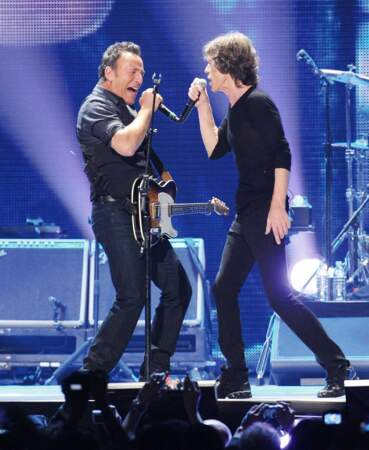 Bruce Springsteen et Mick Jagger en duo lors d'un concert des Rolling Stones le 15 décembre 2012