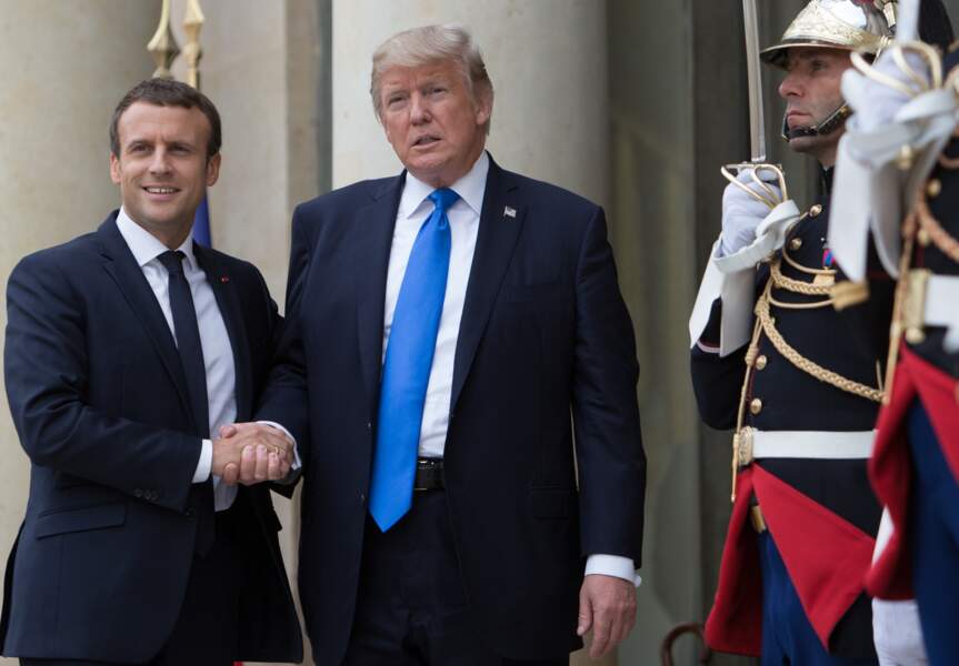 Pendant ce temps-là, les présidents Macron et Trump bossent à l'Élysée. Et ce soir on se détend à la Tour Eiffel !